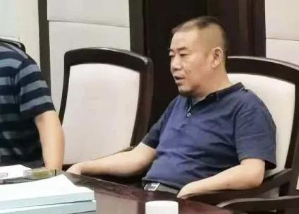 黨總支書記李加峰對本次會議進(jìn)行總結(jié)